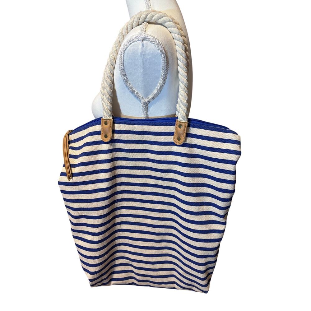 SUMMER & ROSE BLUE WHITE STRIPE BEACHY TOTE NAUTICAL ROPE HANDLES TASSLE ZIPPER!